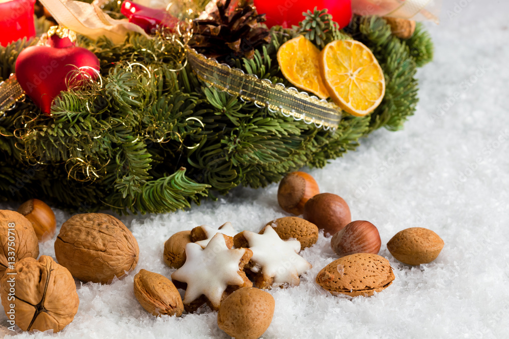 Zimtsterne und Nüsse zur Weihnachtszeit - Grußkarte