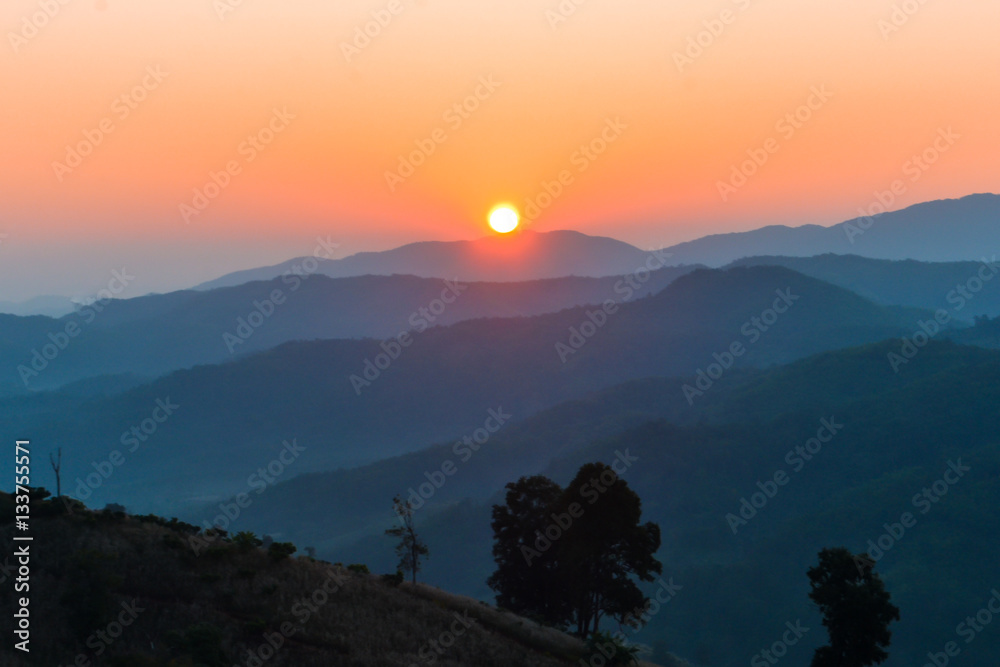 Obraz premium Sunrise on mountain