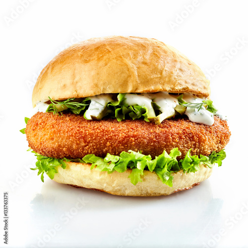 Breaded chicken burger with fresh salad