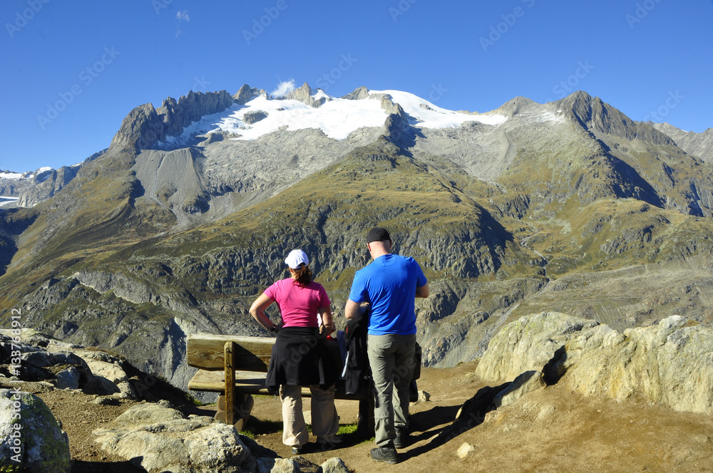 Blick auf das Nesthorn, Breithorn und Schinhorn von der Riederal