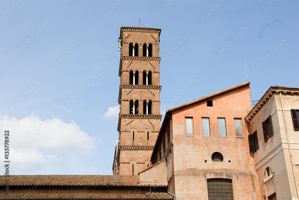 フォロ･ロマーノ　ウェヌスとローマ神殿（サンタ・フランチェスカ・ロマーナ聖堂）（イタリア・ローマ）