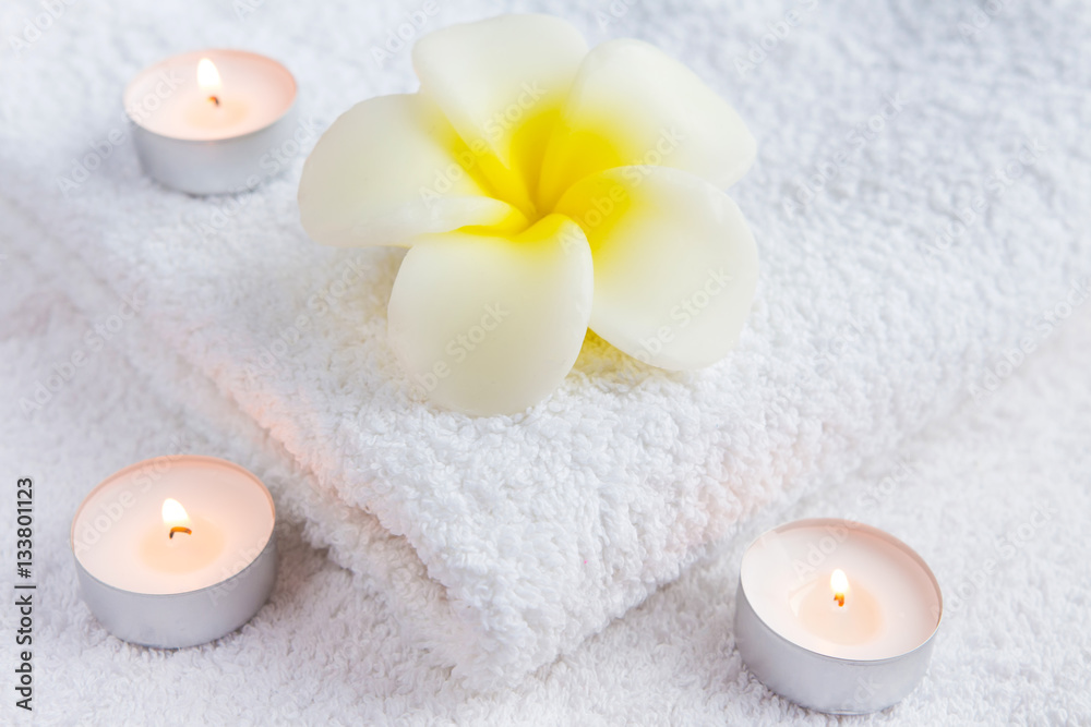 Aromatherapy with sea stones and seashells Aromatherapy with sea stones and seashells