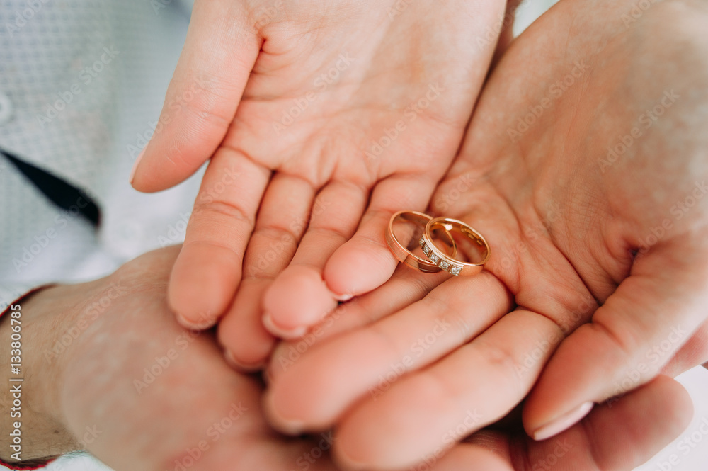 picture of man and woman with wedding ring picture of man and woman with wedding ring