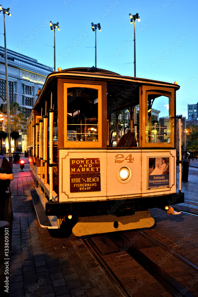 Fototapeta premium Cable car à San Francisco