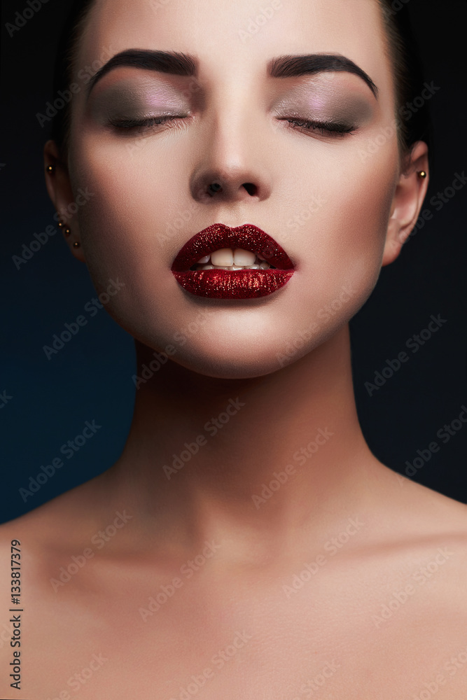 Beauty Model Woman.Beautiful Gorgeous Glamour Portrait.Sexy Beauty Red Lips Makeup Beauty Model Woman.Beautiful Gorgeous Glamour Portrait.Sexy Beauty Red Lips Makeup