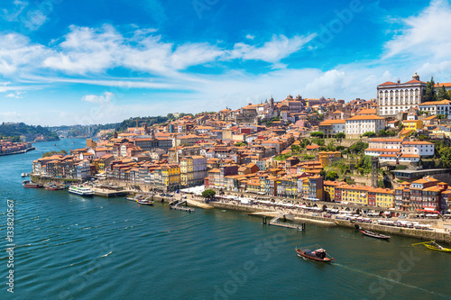 Fototapeta Naklejka Na Ścianę i Meble -  Panoramic view of Porto