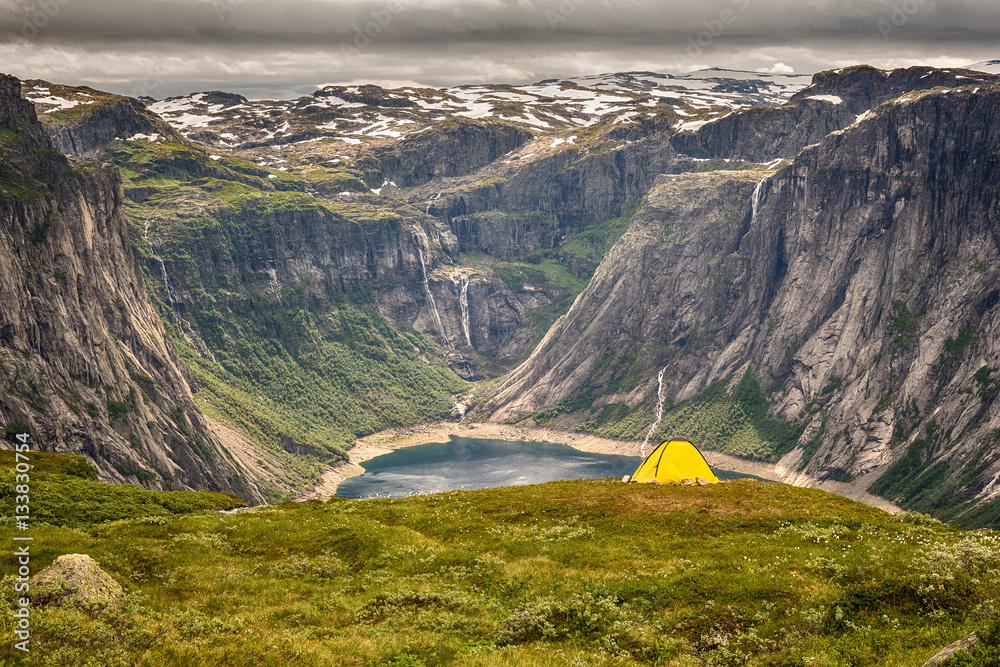 Fototapeta premium View on the lake from the road Trolltunga Ringedalsvatnet