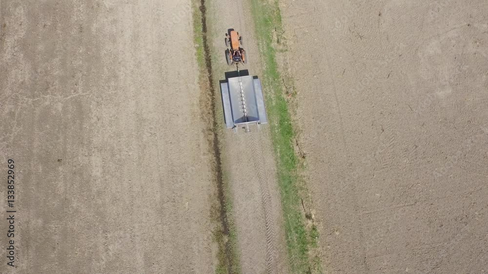 Drone on the tractor between the Emilian vineyards 2
Flight over the tractor works Drone on the tractor between the Emilian vineyards 2
Flight over the tractor works