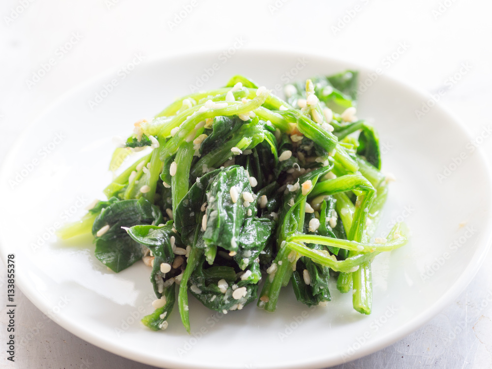 Japanese cuisine, boiled spinach with white sesame Japanese cuisine, boiled spinach with white sesame