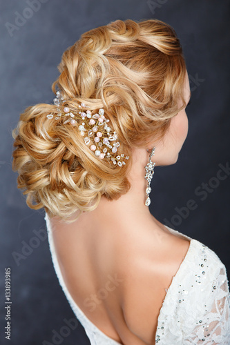 evening hairstyle on the blond long hair