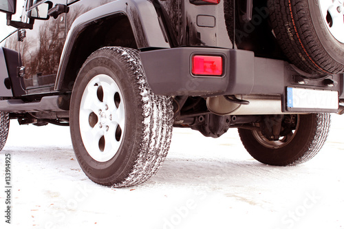 Fotografía Geländewagen im Winter