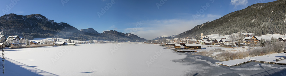 Panorama Winter am Weissensee in Kärnten, Österreich