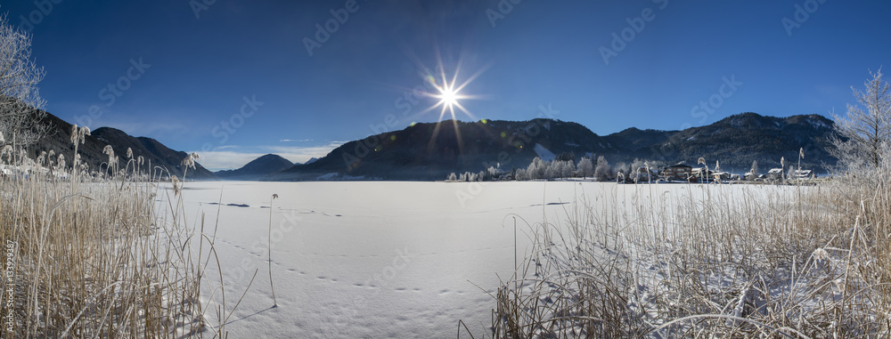 Panorama Winter am Weissensee in Kärnten, Österreich