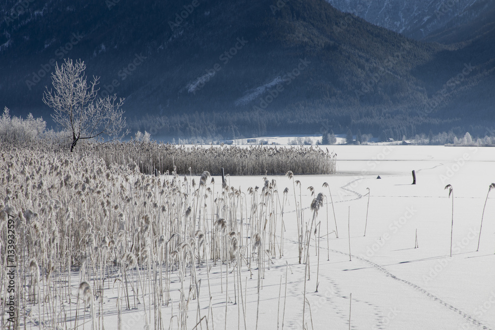 Panorama Winter am Weissensee in Kärnten, Österreich