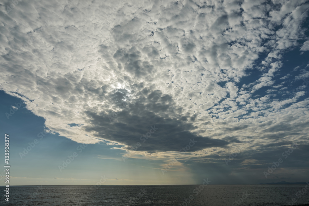 Obraz premium Sea and beautiful clouds.