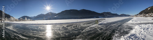 Panorama Winter am Weissensee in Kärnten, Österreich