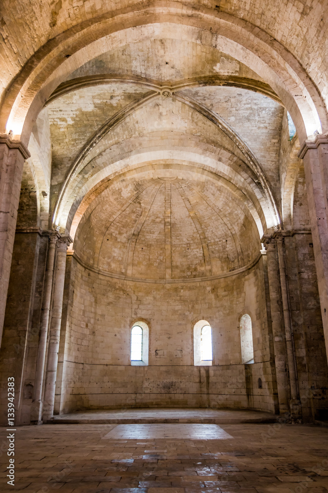 Dans l'Abbaye de Montmajour près d'Arles