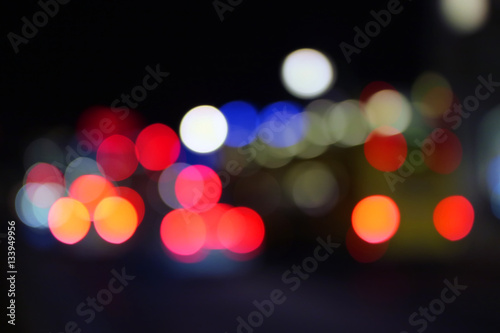Verschwommene Autolichter bei Nacht / Bokeh / abstrakt © philipk76