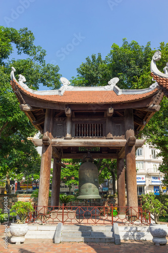Square building holding a bell on side of Imperial Academy on fifth courtyard in Temple of Literature (Van Mieu). The bell was cast in 2000. It has a height of 2.1 metres and it is 0.99 metres wide