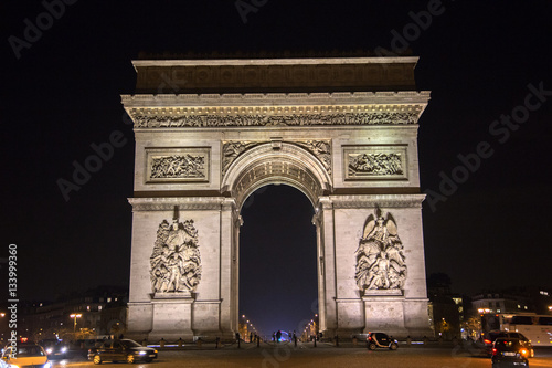 Fototapeta Naklejka Na Ścianę i Meble -  Arc de Triumph by night