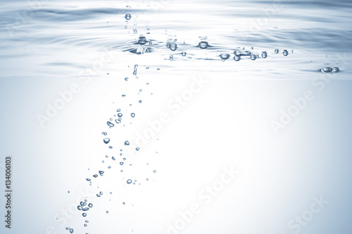 water 水