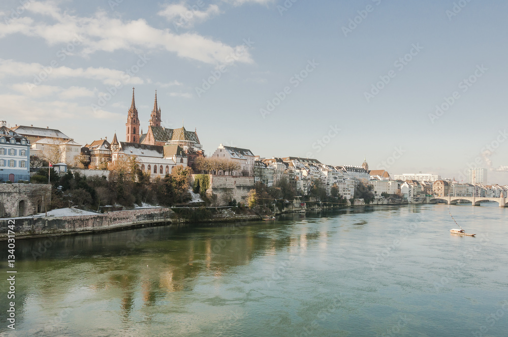 Basel, Stadt, Basel-Stadt, Altstadt, Münster, Kirche, Rhein, Rheinufer, Fähre, Martinskirche, Rheinbrücke, Winter, Schweiz