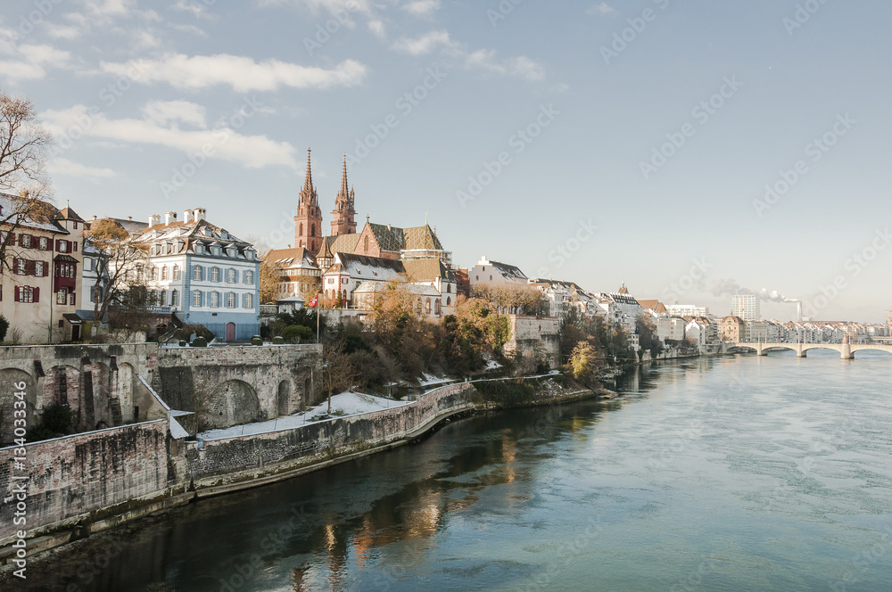 Basel, Stadt, Altstadt, Basel-Stadt, Münster, Kirche, Rhein, historische Häuser, Rheinufer, Pfalz, Wintersonne, Winter, Schweiz