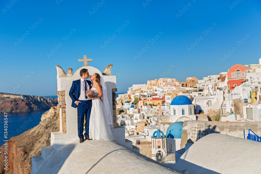 Wedding couple in Santorini