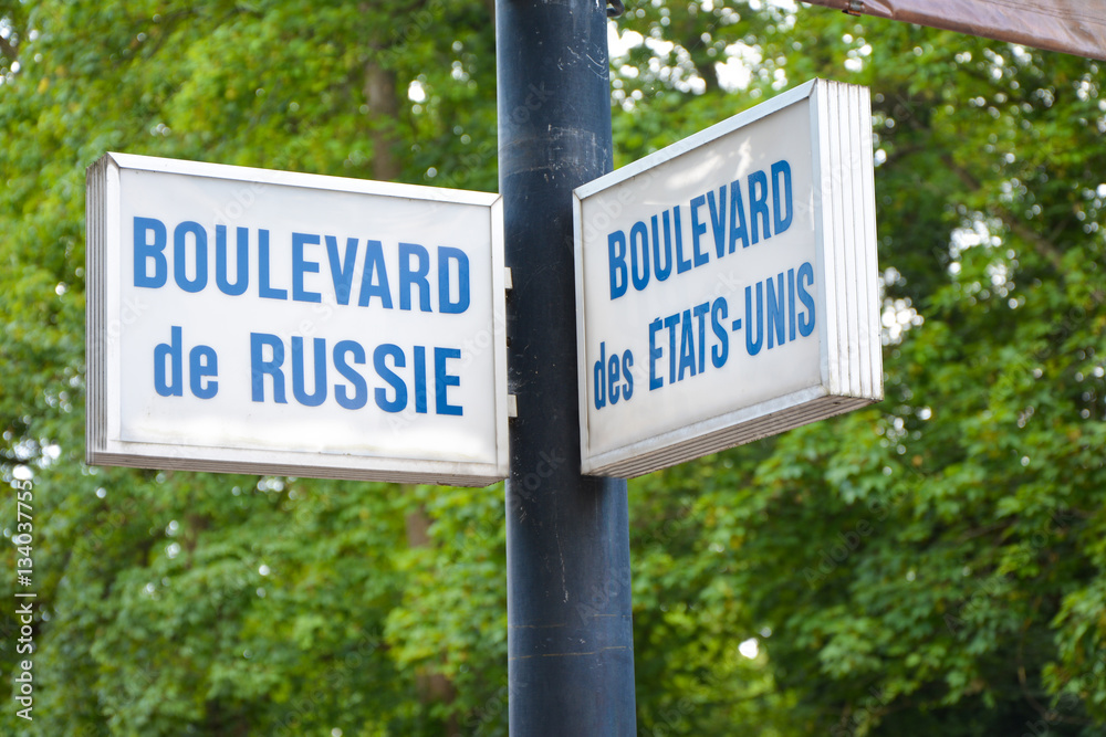 Signpost.Russia and USA together.