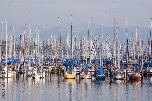 Segelboote im Hafen 2 © Reiner P.