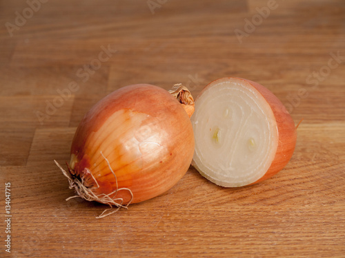 Foto one and a half onions
