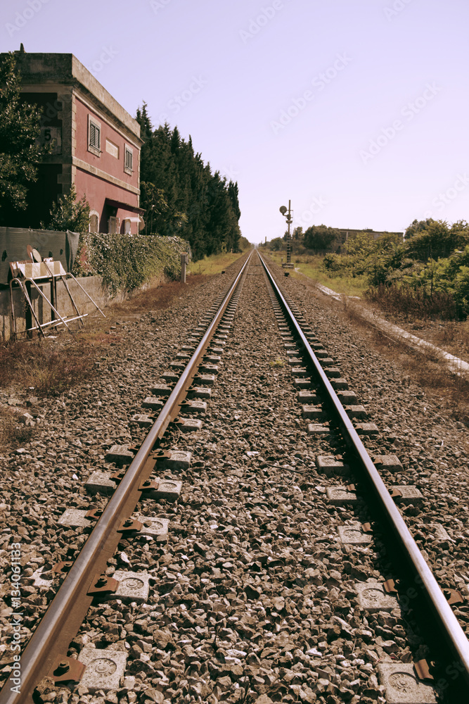 Infinite train tracks