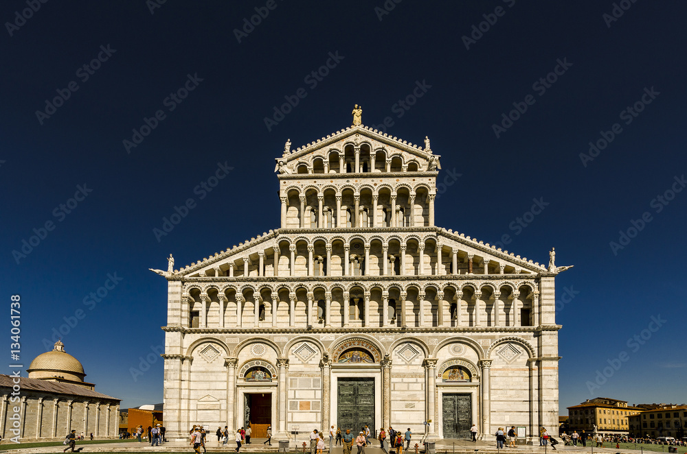  Facciata del Duomo di Pisa  - veduta frontale