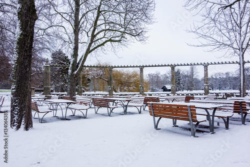 Winterlicher Biergarten im Rotehornpark