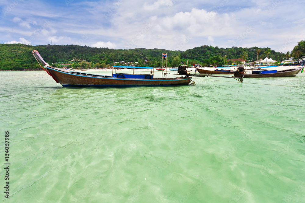 Obraz premium Boats in the tropical sea