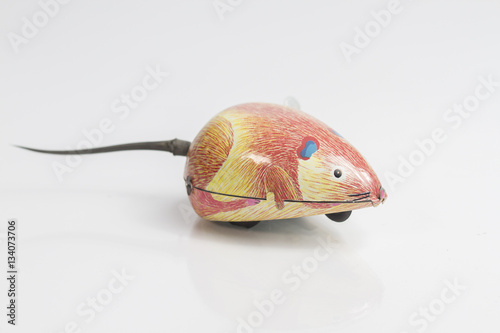 фотографія three wind-up mice