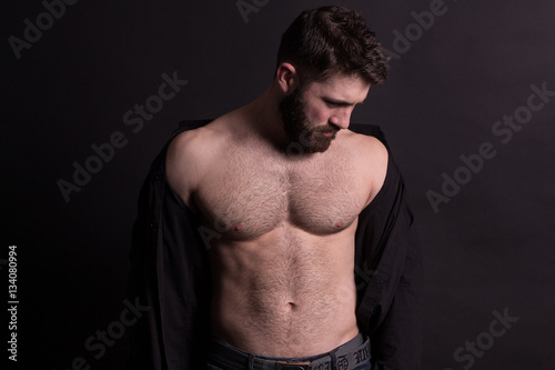 Beautiful young man, bearded and muscular, Beau jeune homme barbu et sexy photo