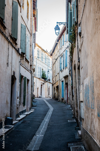 Dans les rues d Arles  porte de la Camargue