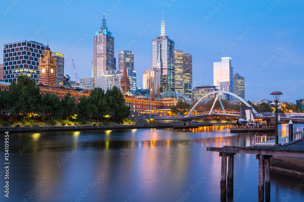 Naklejka premium Melbourne Skyline at Dusk