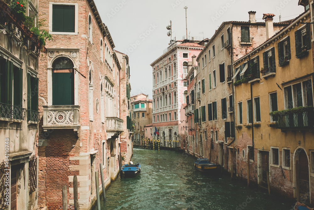 italy venezia canal bridge travel