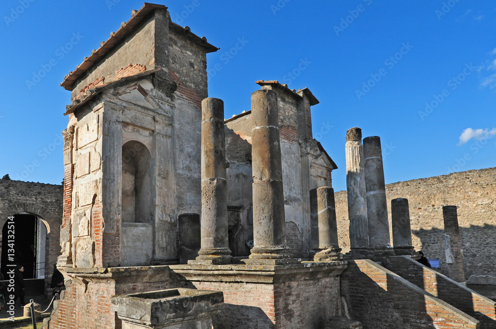 Pompei, le rovine del tempio di Iside