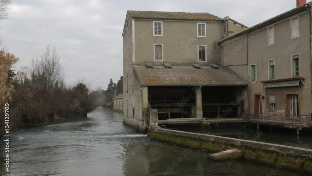 Ancienne usine à papier à Saint-Saturnin-lès-Avignon