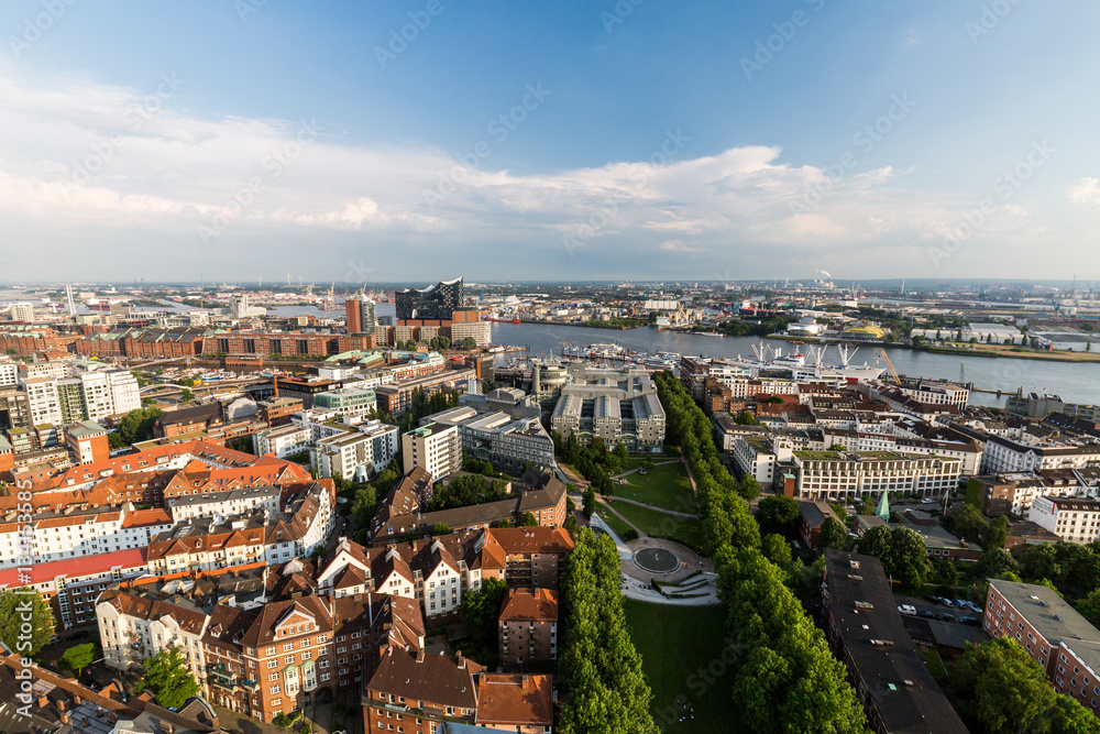 Obraz premium Overlook to the old town part of Hamburg, Germany