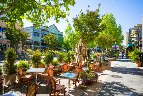 Foto Castro Street in der im Stadtzentrum gelegenen Mountain View, Kalifornien, USA