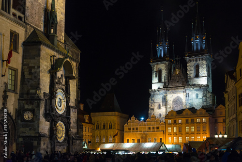Plaza de la ciudad vieja de noche - Praga