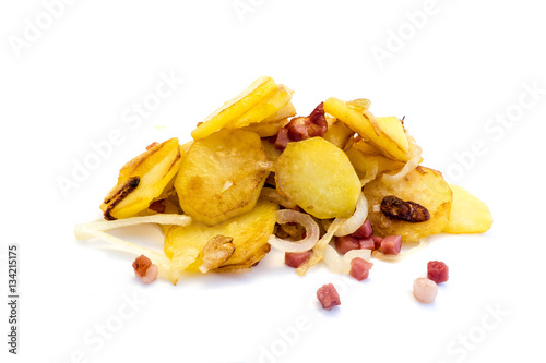 Bratkartoffeln mit Zweibel und Speck