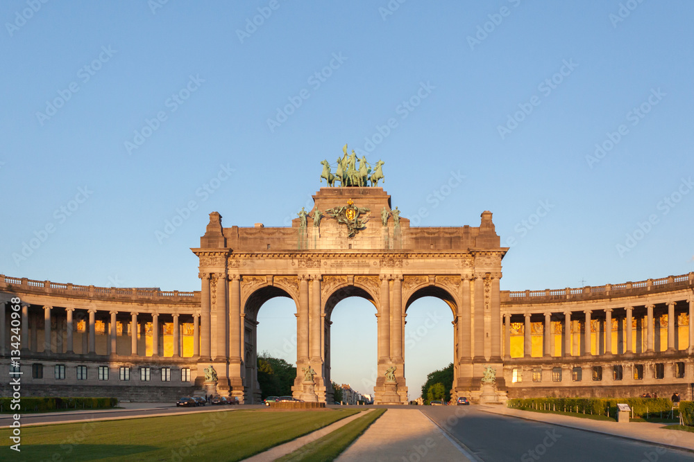 Perspective panoramic view to the Triumphal Arch