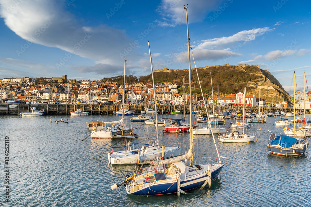 The harbour in Scarborough Yorkshire - obrazy, fototapety, plakaty 