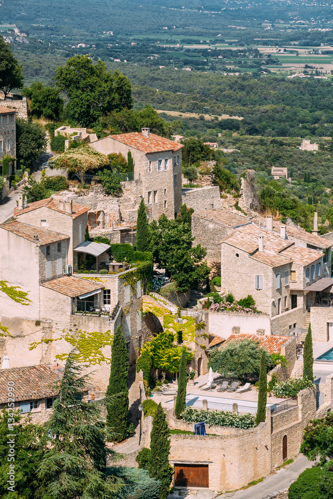 Picturesque hill top village of Gordes in Provence, France