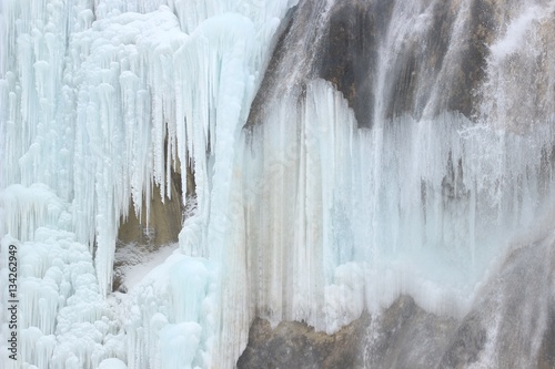 Winter scene of the frozen Plitvice lakes, National park in Croatia © Simun Ascic
